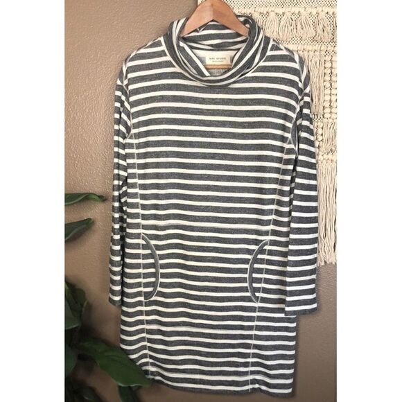 Max Studio Gray Striped Long Sleeve Dress - Picture 3 of 8